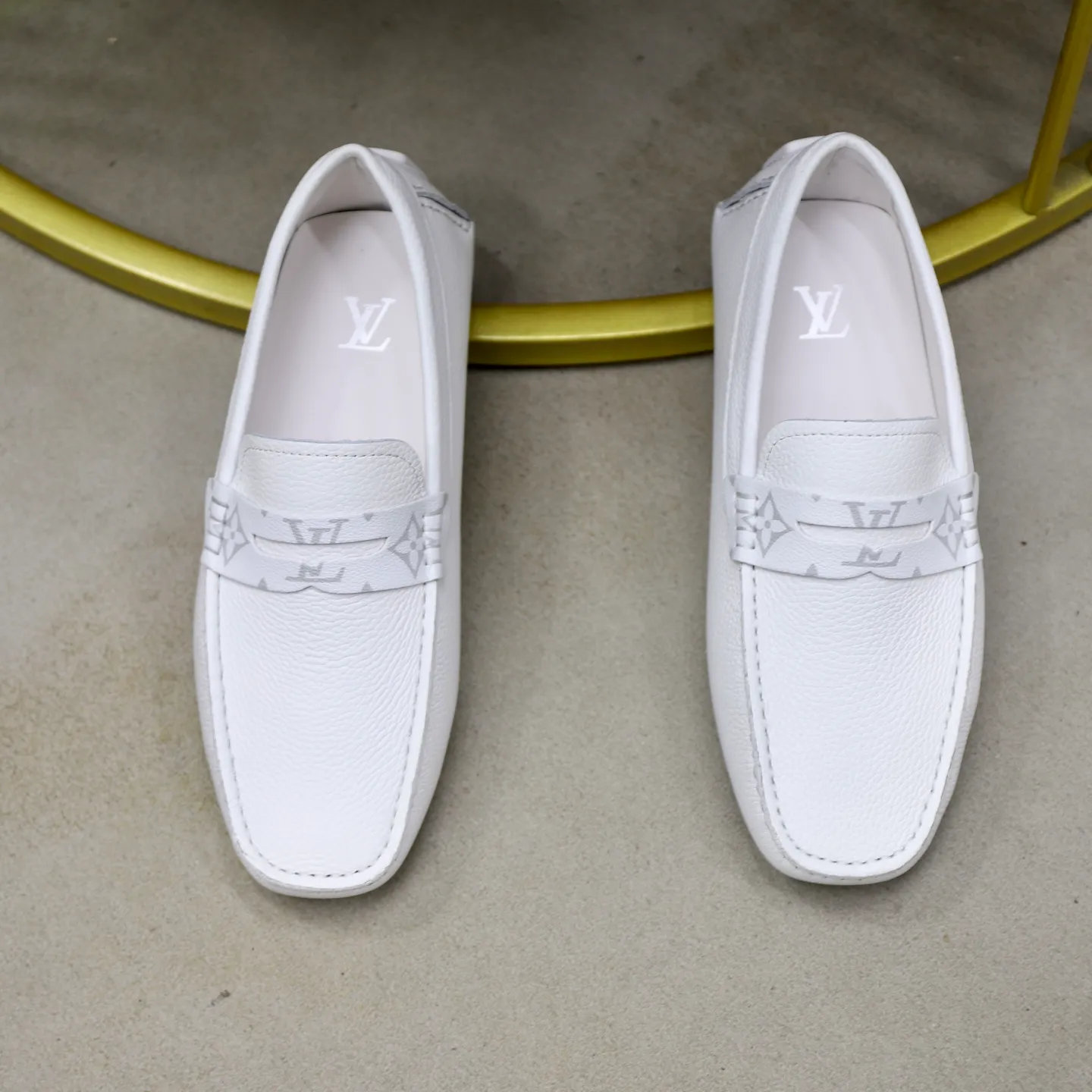 Ex-factory price: 460💰【LV】Louis Vuitton ⚠️High-end men’s driving and pedal series ⚠️38-44 (customized for 45) ⚠️All original cowhide leather! Thick and soft! Made entirely of calfskin lining! Rubber sheet anti-slip beanie sole! Three-dimensional package technology! Fashionable and classic! Handicrafts! Original high quality! Feel free to compare!